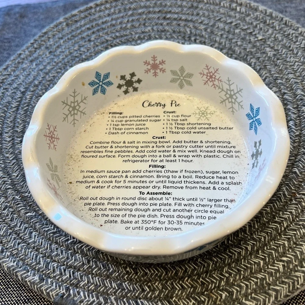 NEW Temp-tations Seasonal One Mini Pie Plates with Recipes